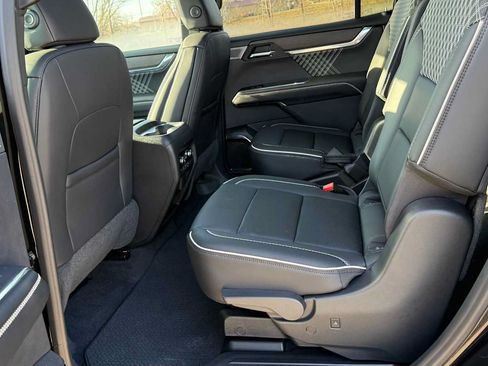 Used 2024 GMC Acadia Denali w/ Super Cruise Package AWD/4WD image 8
