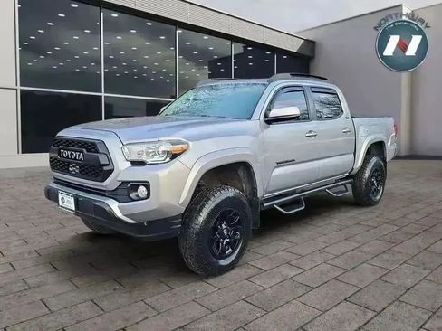 Used 2020 Toyota Tacoma SR5 image 1