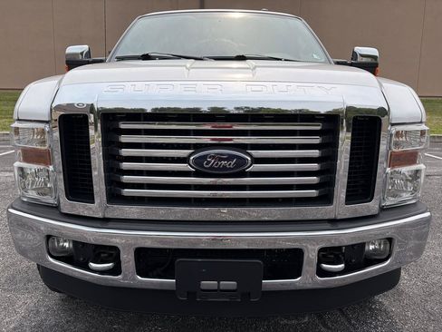 Used 2010 Ford F250 Lariat AWD/4WD image 2