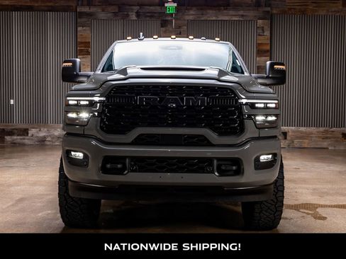 Used 2025 RAM 3500 Limited AWD/4WD image 4