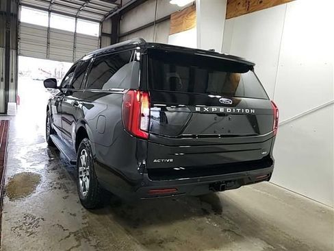Used 2025 Ford Expedition Max Active AWD/4WD image 2