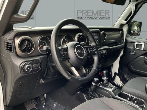 Used 2018 Jeep Wrangler Unlimited Sport S AWD/4WD image 19