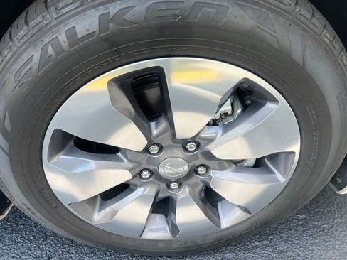 Used 2018 Chrysler Pacifica Limited w/ Advanced Safetytec Group FWD image 32