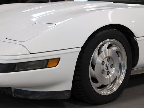 Used 1993 Chevrolet Corvette Coupe image 16