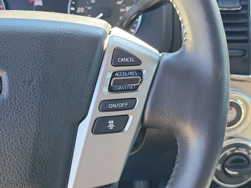 Used 2020 Nissan Titan SL w/ Moonroof Package image 26