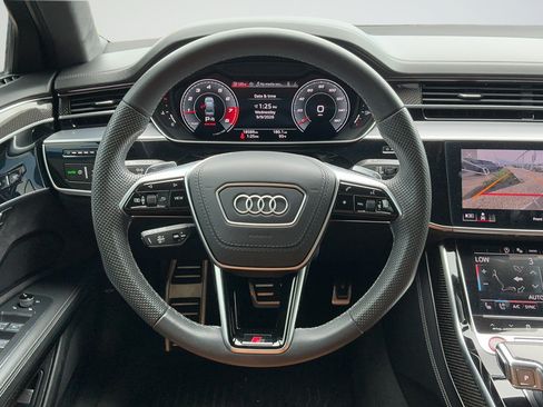 Used 2024 Audi S8 AWD/4WD image 9