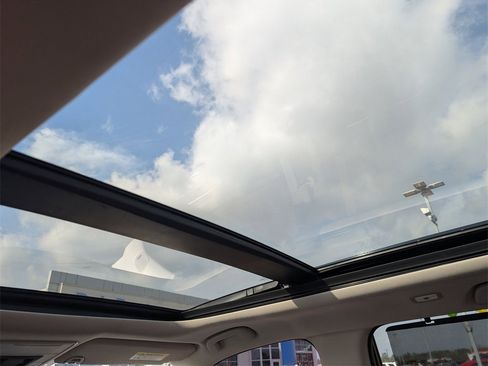 Certified 2025 Honda Pilot Touring image 30