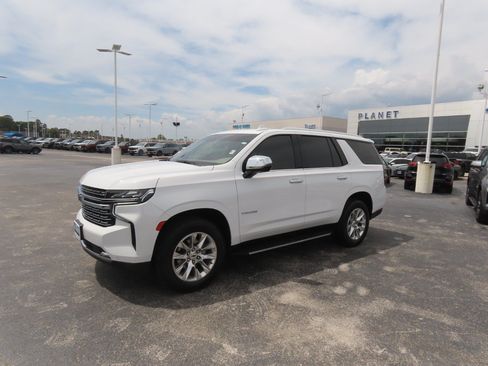 Used 2023 Chevrolet Tahoe Premier RWD image 2