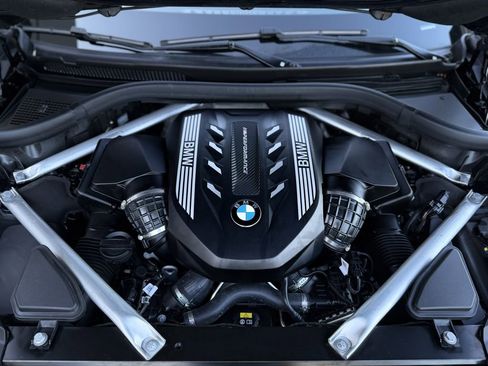 Used 2022 BMW X7 M50i AWD/4WD image 44