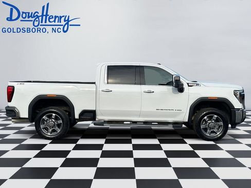 Used 2025 GMC Sierra 2500 SLT w/ SLT Premium Package AWD/4WD image 6