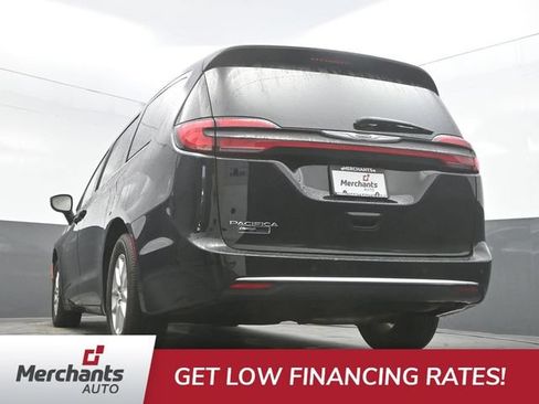 Used 2025 Chrysler Pacifica Select FWD image 48