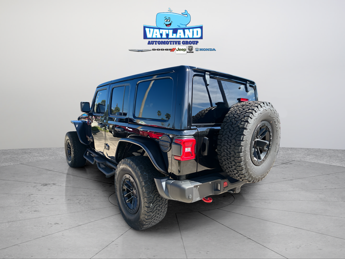 Certified 2026 Jeep Wrangler Unlimited Rubicon AWD/4WD image 3