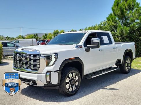 Certified 2025 GMC Sierra 2500 Denali w/ Technology Package AWD/4WD image 2