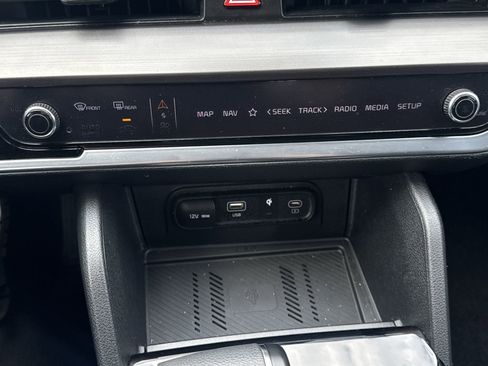 Used 2024 Kia Sportage EX FWD image 19