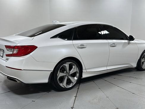 Used 2020 Honda Accord Touring image 5