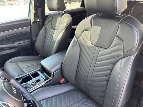 Certified 2025 Kia Sorento SX Prestige AWD/4WD image 27