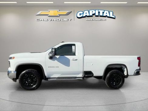 Used 2025 Chevrolet Silverado 2500 LT w/ Convenience Package RWD image 2