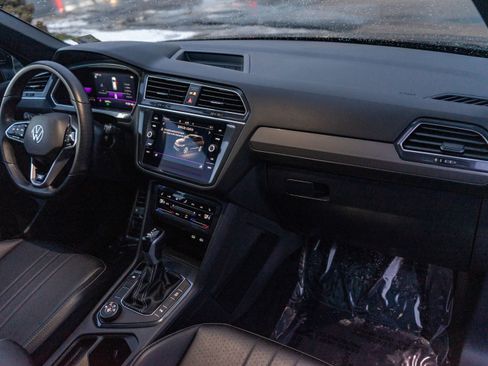 Certified 2023 Volkswagen Tiguan SE R-Line image 11