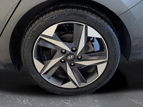 Used 2023 Hyundai Elantra Limited image 37