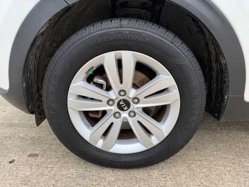 Used 2019 Kia Sportage LX AWD/4WD image 10