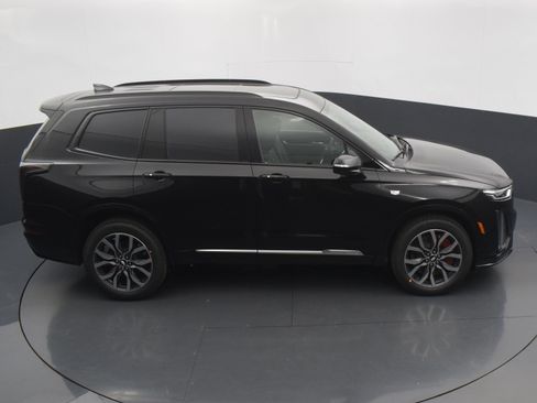 Used 2023 Cadillac XT6 Sport w/ Technology Package AWD/4WD image 28