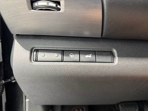 Used 2024 Nissan Pathfinder SL AWD/4WD image 15