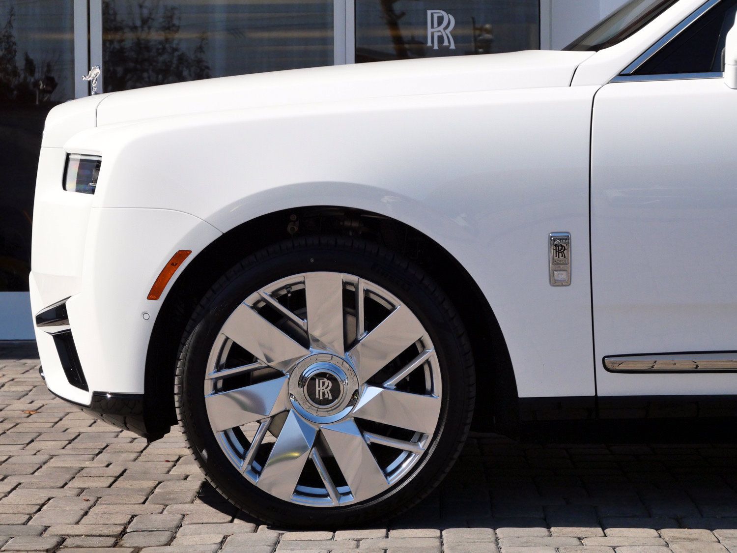 Certified 2025 Rolls-Royce Cullinan AWD/4WD image 12