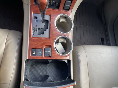 Used 2010 Toyota Highlander Limited image 24