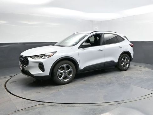 Used 2025 Ford Escape ST-Line image 5