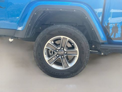 Used 2023 Jeep Gladiator Sport AWD/4WD image 12