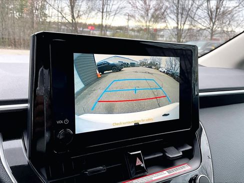 Used 2025 Toyota Corolla LE FWD image 27