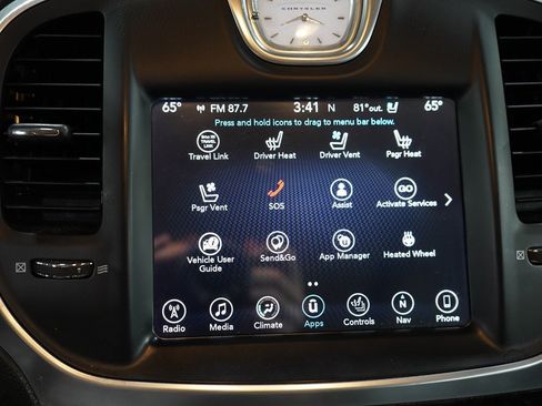 Used 2017 Chrysler 300 C RWD image 30