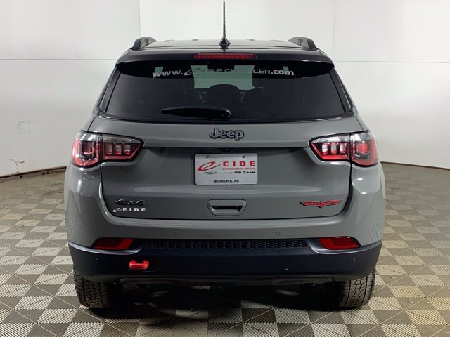 Used 2023 Jeep Compass Trailhawk w/ Trailhawk Convenience Group AWD/4WD image 12