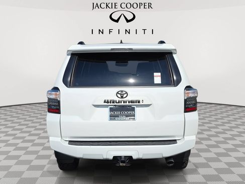 Used 2022 Toyota 4Runner SR5 Premium w/ Moonroof Package AWD/4WD image 6
