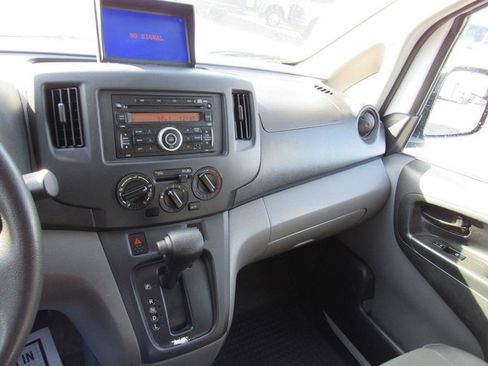 Used 2017 Nissan NV200 S image 35