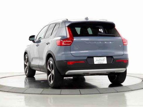 Used 2020 Volvo XC40 T5 Momentum w/ Protection Package Premier image 7