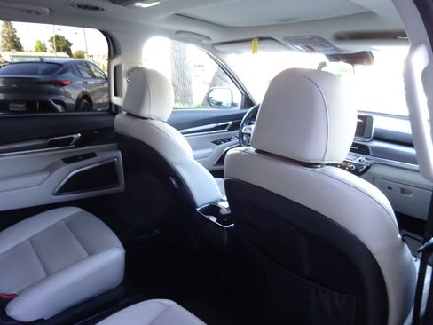Used 2022 Kia Telluride S FWD image 22