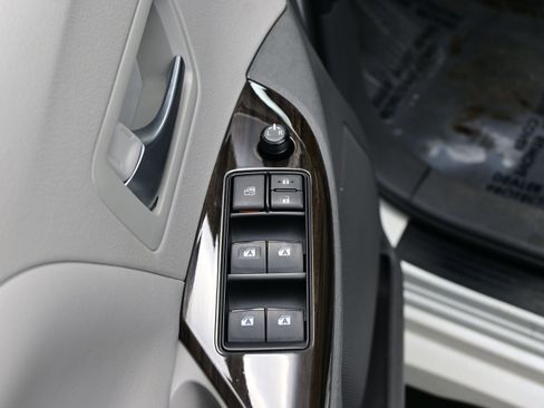 Used 2020 Toyota Sienna XLE w/ XLE Navigation Package AWD/4WD image 10