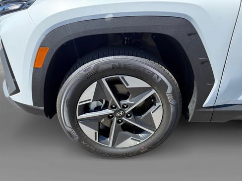 New 2025 Hyundai Tucson SEL image 9