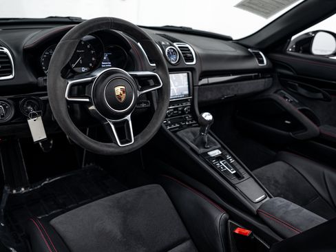 Certified 2016 Porsche Boxster Spyder RWD image 4