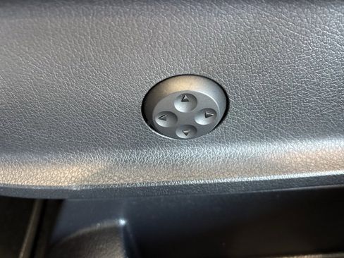 Certified 2021 Mercedes-Benz GLB 250 image 12