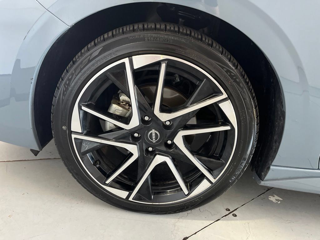 Used 2025 Nissan Sentra SR FWD image 13