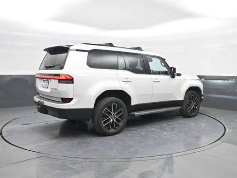 Used 2024 Lexus GX 550 image 8