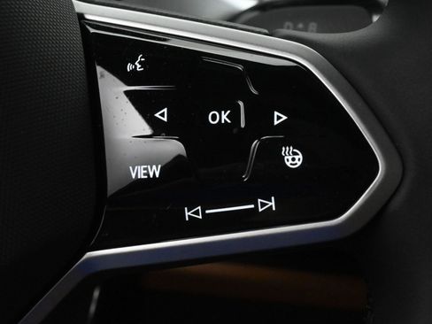 Used 2025 Volkswagen ID. Buzz Pro S Plus RWD image 19