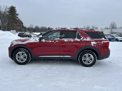 Used 2020 Ford Explorer XLT w/ Equipment Group 202A image 7