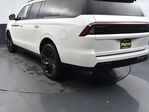 New 2025 Lincoln Navigator L Reserve w/ Jet Appearance Package image 7