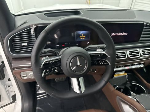 Used 2026 Mercedes-Benz GLS 450 4MATIC image 10