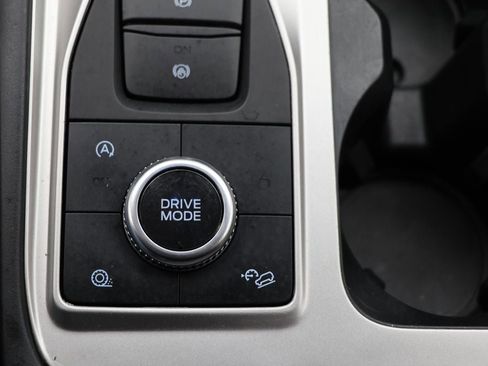 Used 2020 Ford Explorer XLT w/ Comfort Package image 25