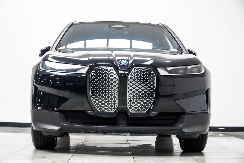 Used 2023 BMW iX xDrive50 AWD/4WD image 11