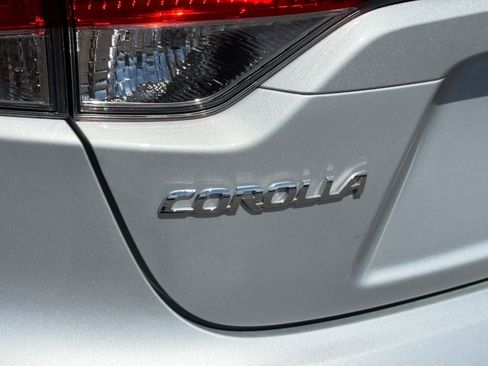 Used 2024 Toyota Corolla LE FWD image 7